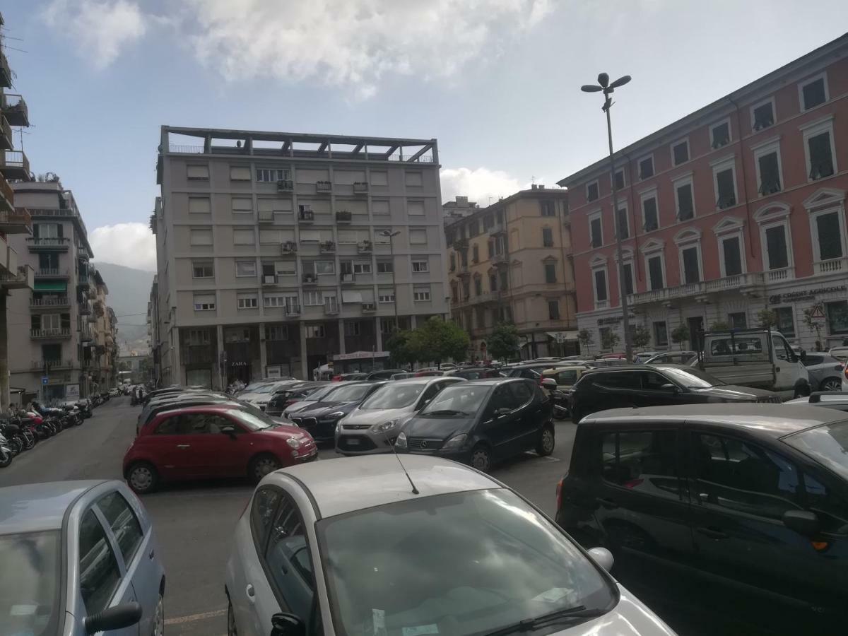Apartamento Riposo In Centro Citta La Spezia Exterior foto